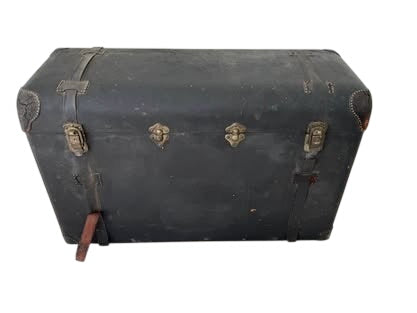 Antique  Model T Trunk  3x2x1.5’