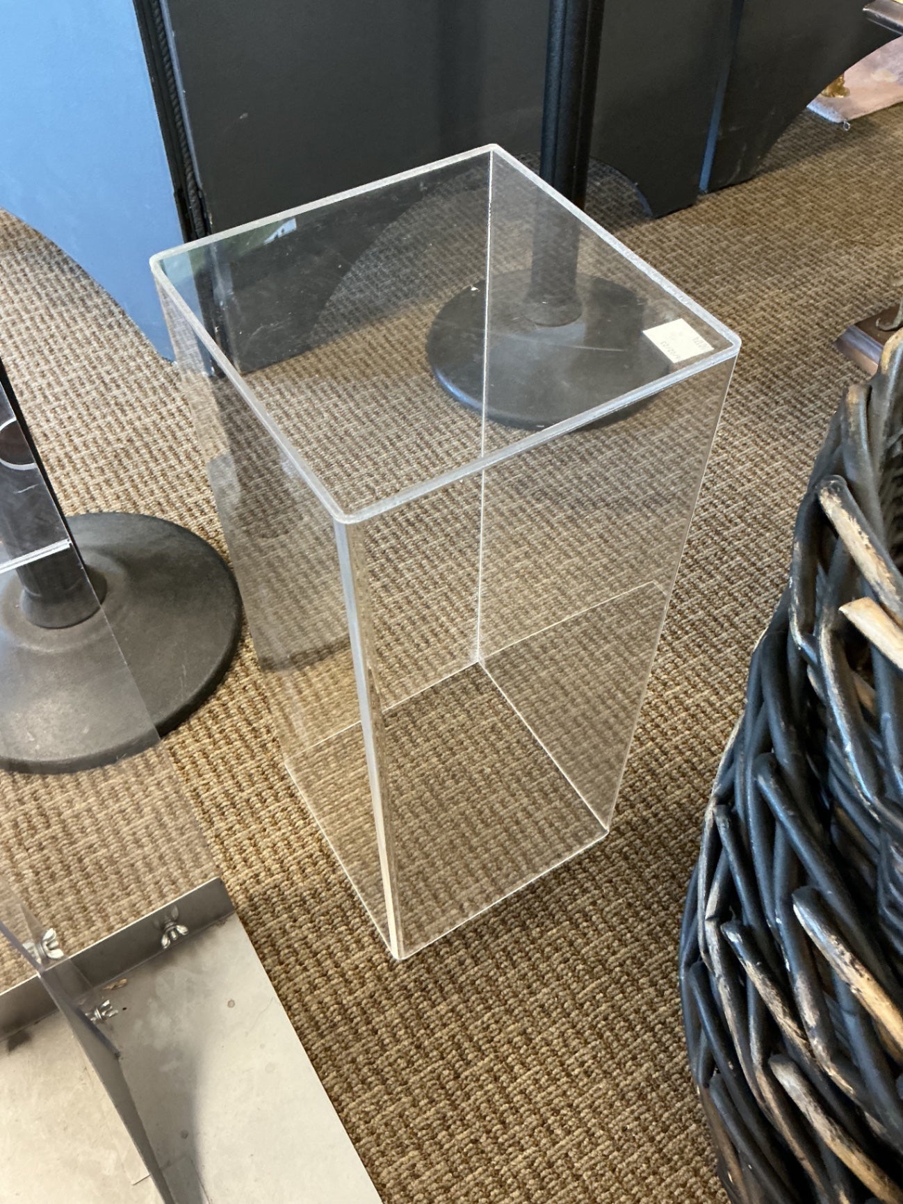 Acrylic Pedestal 