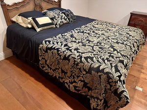Comforter Bed Set 106x90 with Shams, Pillows, Skirt