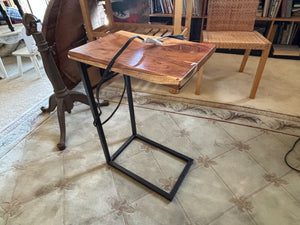 Live Edge USB C-Table 17x26