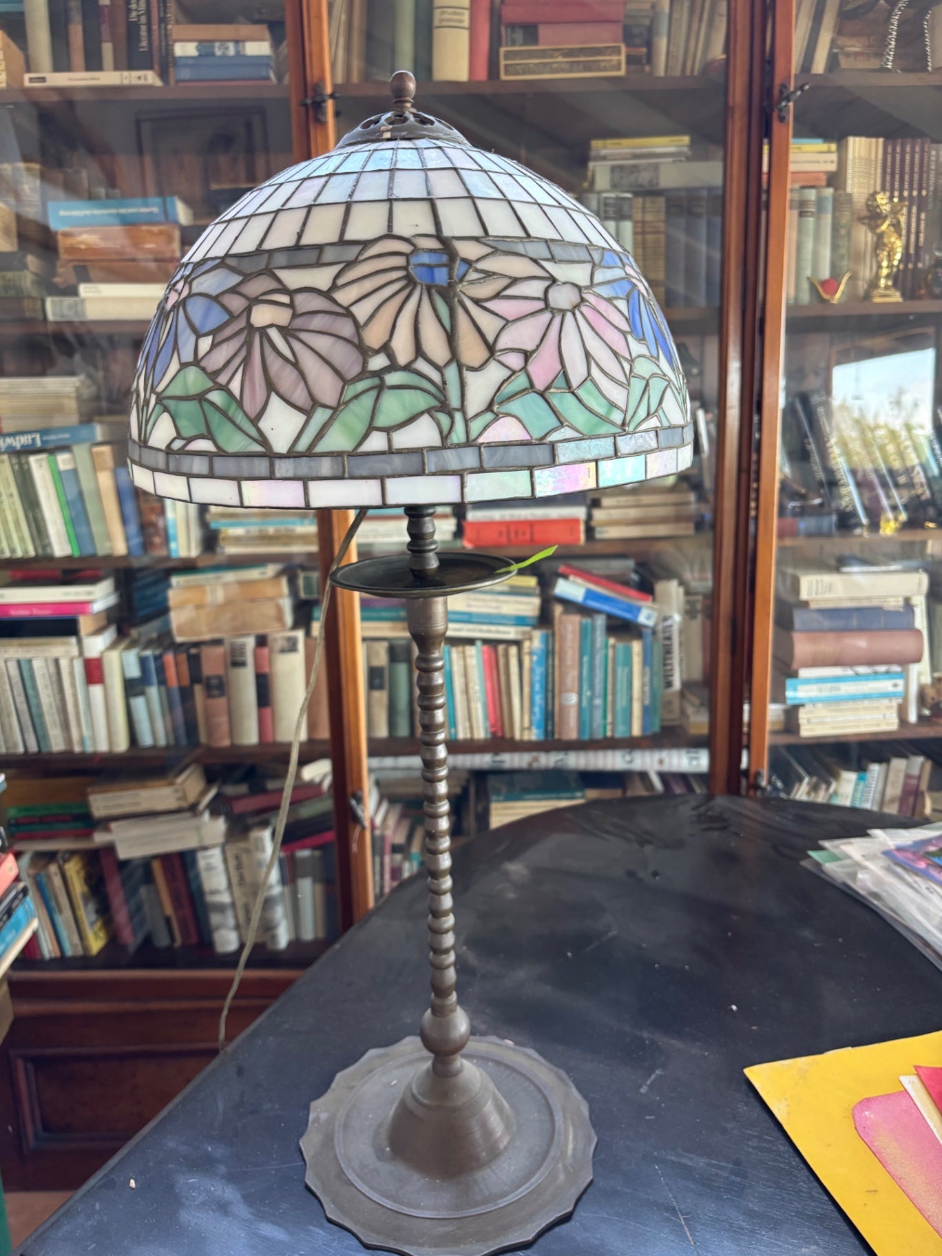 Vintage Tiffany-Style Stained Glass Floral Table Lamp 13x27
