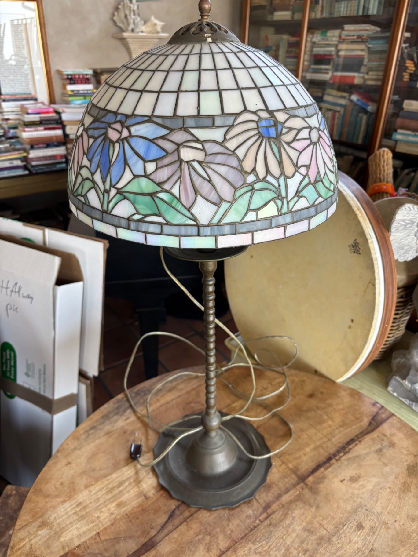 Vintage Tiffany Style Pastel Floral Stained Glass Table Lamp 13x27.5