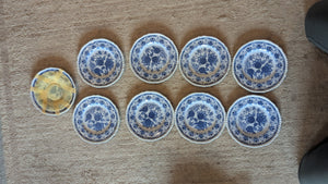 Set of 9 porcelain dishes 