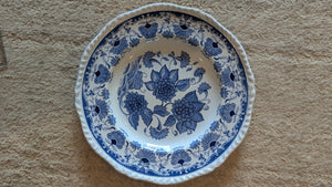 Set of 8 porcelain plates