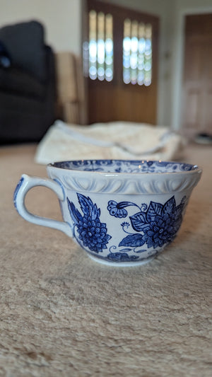 Set of 8 porcelain teacups
