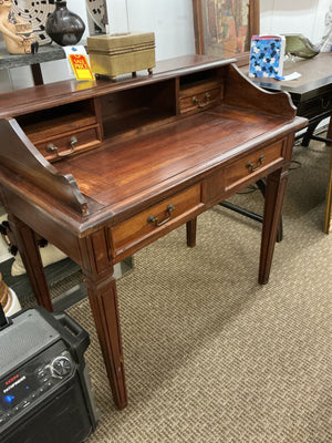 Vintage English Tudor Writing Desk 22x39x38