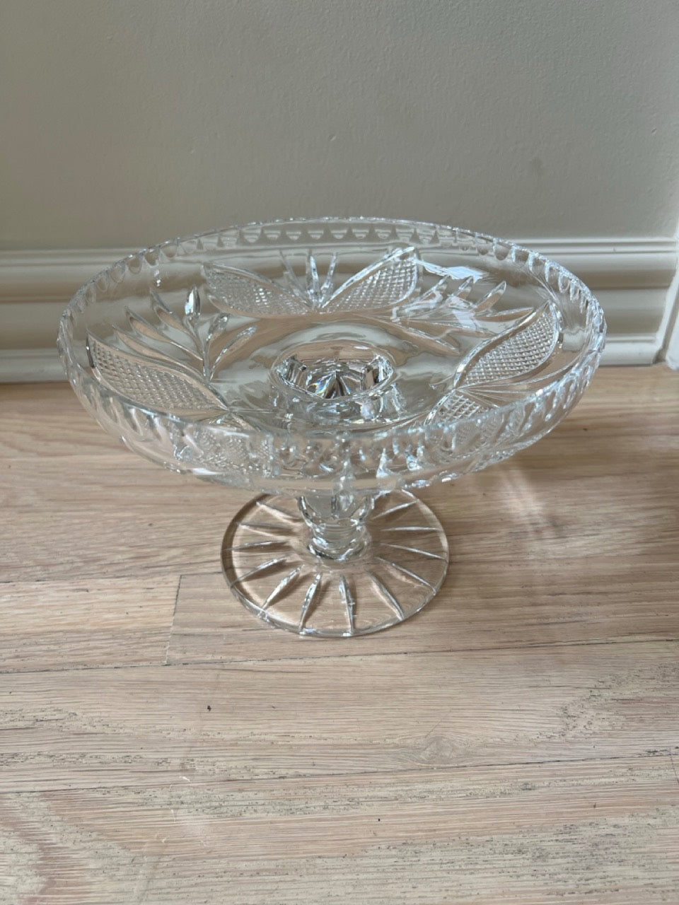 Glass Pedastal Bowl 6in x 9in