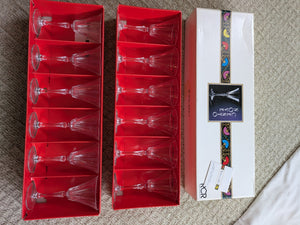 6 Novecento  wine Glasses (in the box)