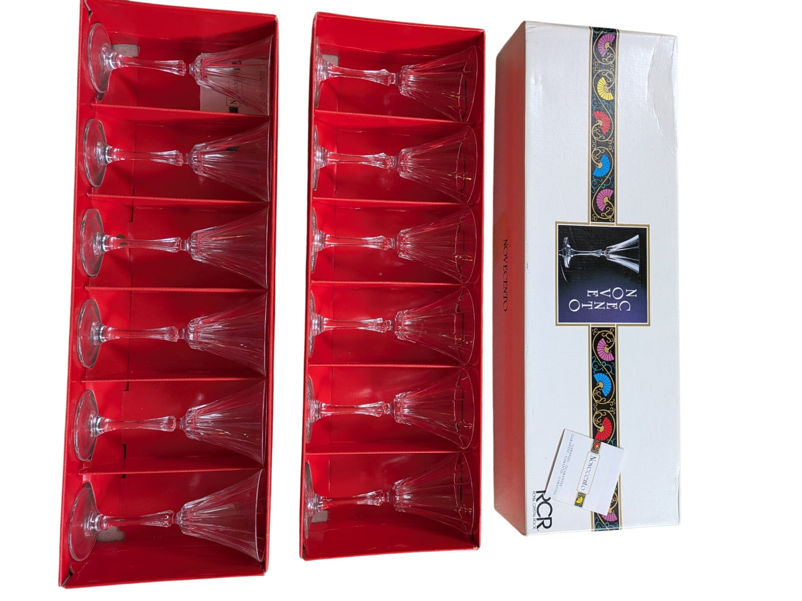 6 Novecento  wine Glasses (in the box)