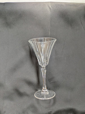Novecento decanter, crystal goblets, and wine glasses