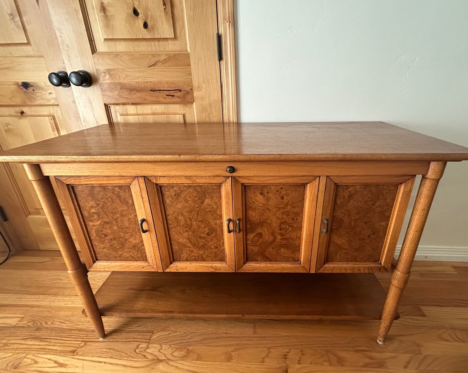 Mid-Century Modern Lane Burl Wood Cedar Chest 46x29x15