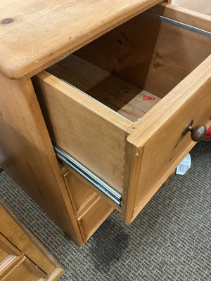 Pine 3 Drawer Filing Cabinet (18x25x37)