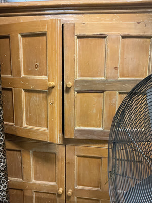 English Pine Cupboard / Housekeepers Cabinet (60x23x80)