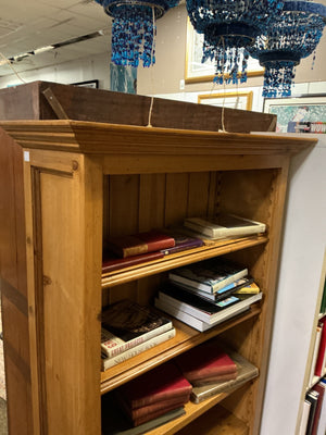 English Pine Bookcase With Moulded Cornice Top (13x36x72)
