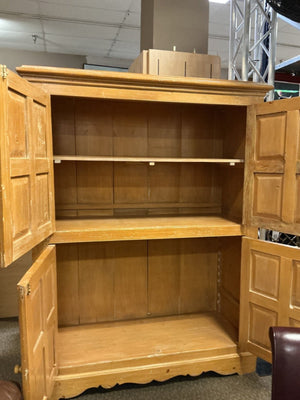 English Pine Cupboard / Housekeepers Cabinet (60x23x80)