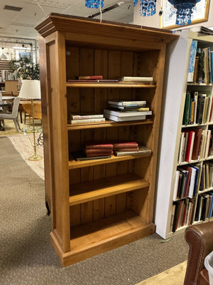 English Pine Bookcase With Moulded Cornice Top (13x36x72)