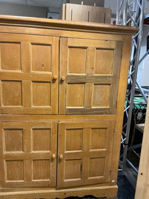 English Pine Cupboard / Housekeepers Cabinet (60x23x80)