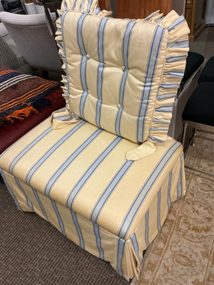 Ottoman With Extra Pillow