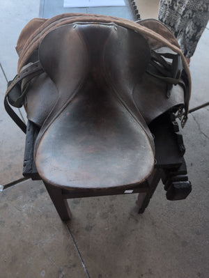 Brown Leather English-Style Equestrian Saddle