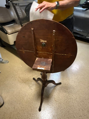 Wooden Tilt Top Table 29x27