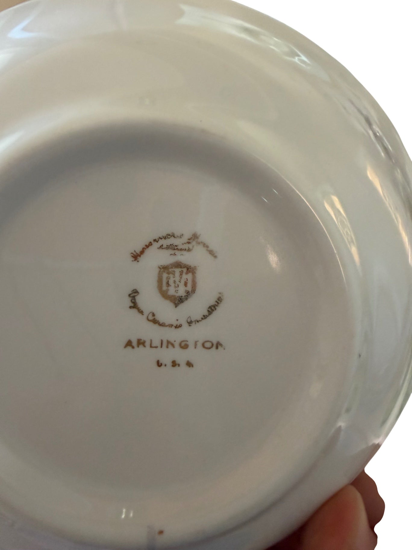 Governor’s Mansion Vogue Ceramic Industries “Arlington” Dinnerware Set Service for 10 (37 Pieces)