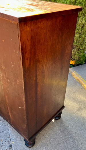 Flame Mahogany Chest of Drawers with 2-Over-3 Drawer and Turned Bun Feet 43” x 20 1/4” x 42 1/2” tall 