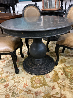 Arhaus Luca Déjeuner Dining Table +4  Leather Chairs