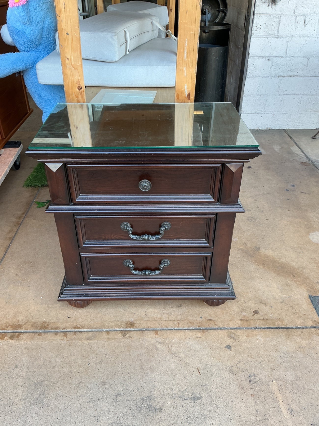 Furniture Of America Eason Traditional Nightstand 28 by by 29 x 18