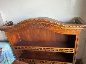 Arles Dresser (French Provincial) Hutch