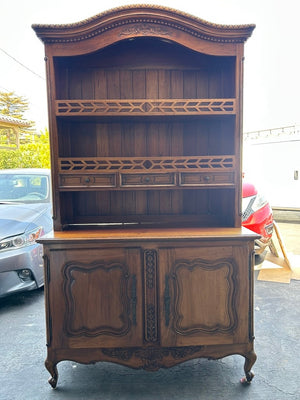 Arles Dresser (French Provincial) Hutch