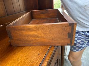 Arles Dresser (French Provincial) Hutch