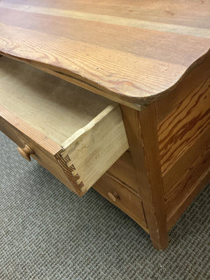 3-Drawer Pine Antique-Style Chest of Drawers with Dovetail Drawers, Wood Knobs & Scalloped Apron (38 x 29 x 18 in)