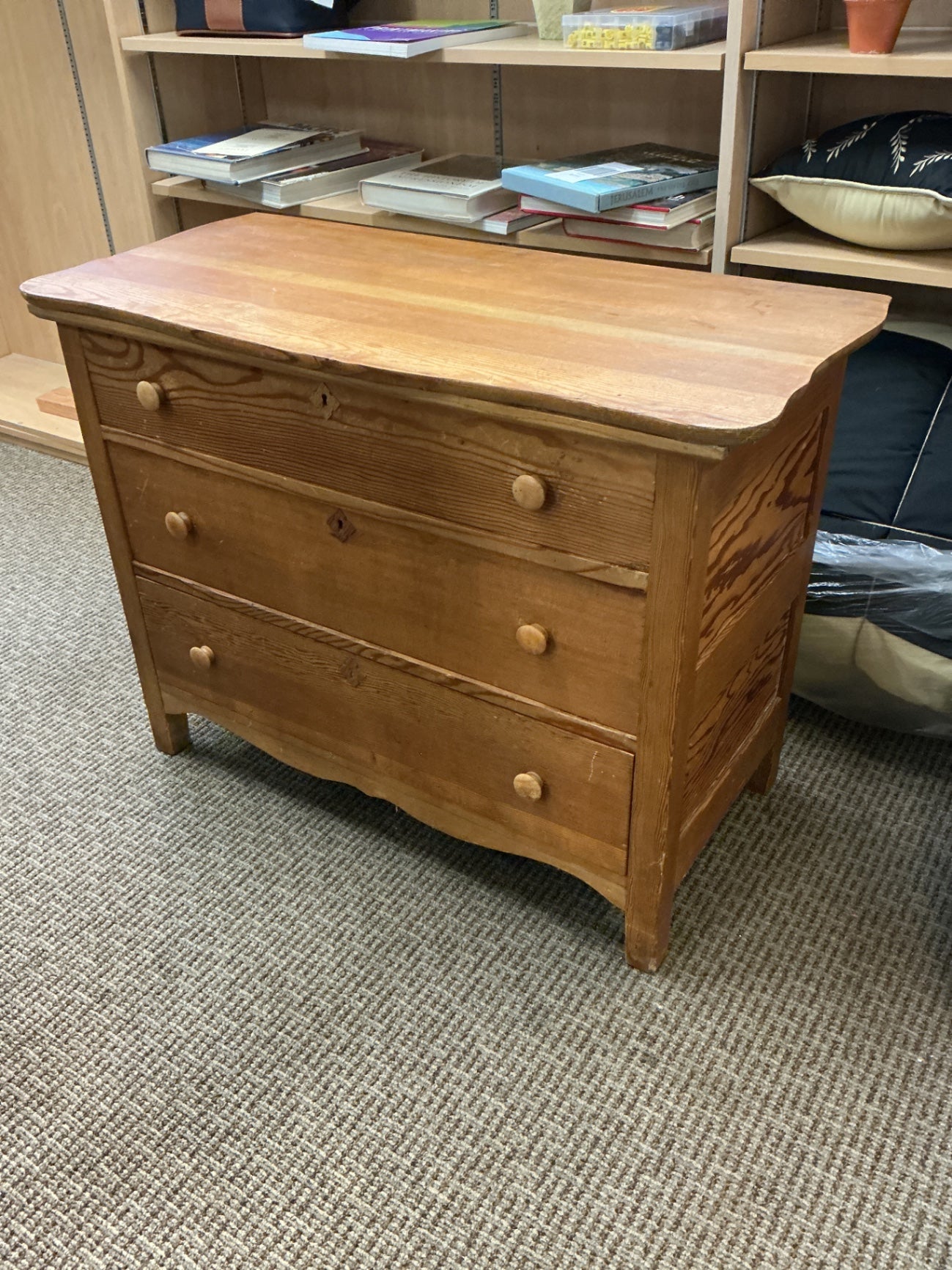 3-Drawer Pine Antique-Style Chest of Drawers with Dovetail Drawers, Wood Knobs & Scalloped Apron (38 x 29 x 18 in)