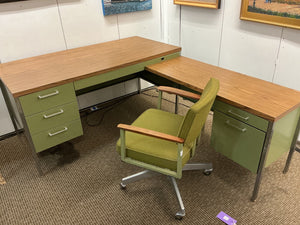 Vintage Mid-Century Modern Steel L-Shaped Tanker Desk 60x30x28