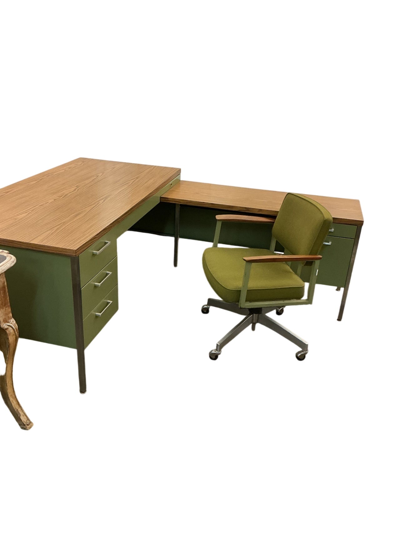 Vintage Mid-Century Modern Steel L-Shaped Tanker Desk w/Chair 60x30x28