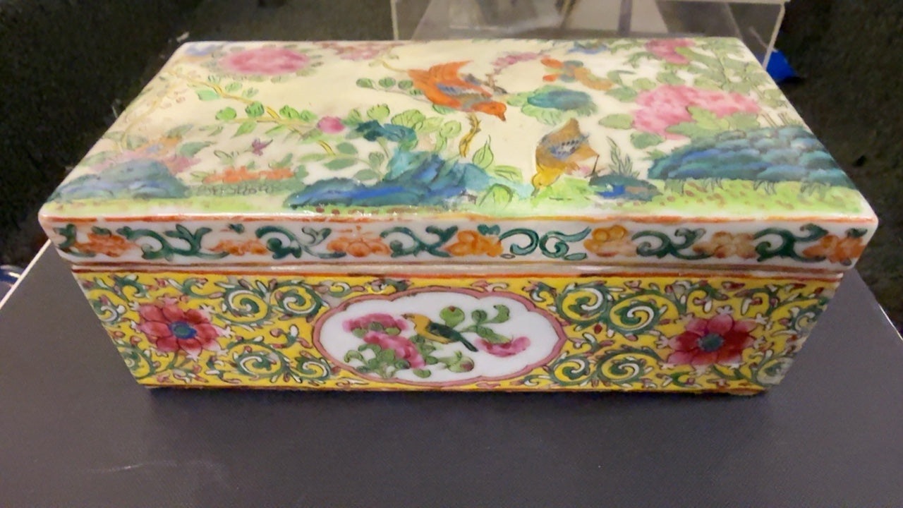 Canton famille rose porcelain brush/pen box with partitioned interior, hand-painted floral & bird medallions