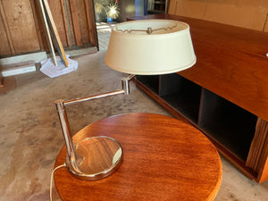 Articulating Swing-Arm Table Lamp
