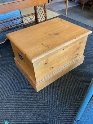Pine Blanket Chest / Trunk 32x23x20