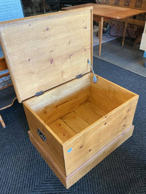 Pine Blanket Chest / Trunk 32x23x20