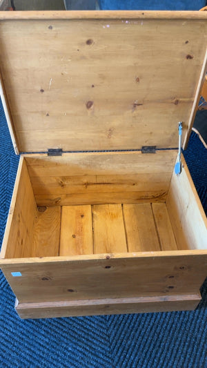 Pine Blanket Chest / Trunk 32x23x20