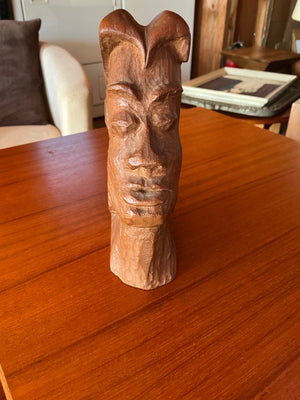 Vintage Hand-Carved Mahogany Bust of Aztec/Mayan Warrior with Large Circular Earring, Mid-Century Modern Style (José Pinal) — Wooden Carving