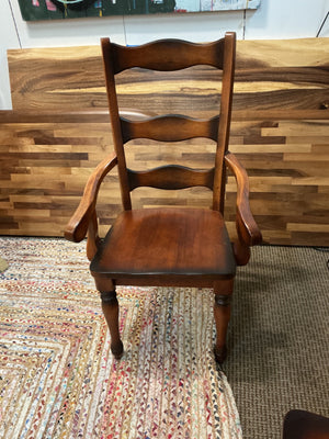 44" Round Oak Pedestal Dining Table Plus 4 Chairs & 2 Leaves 18"