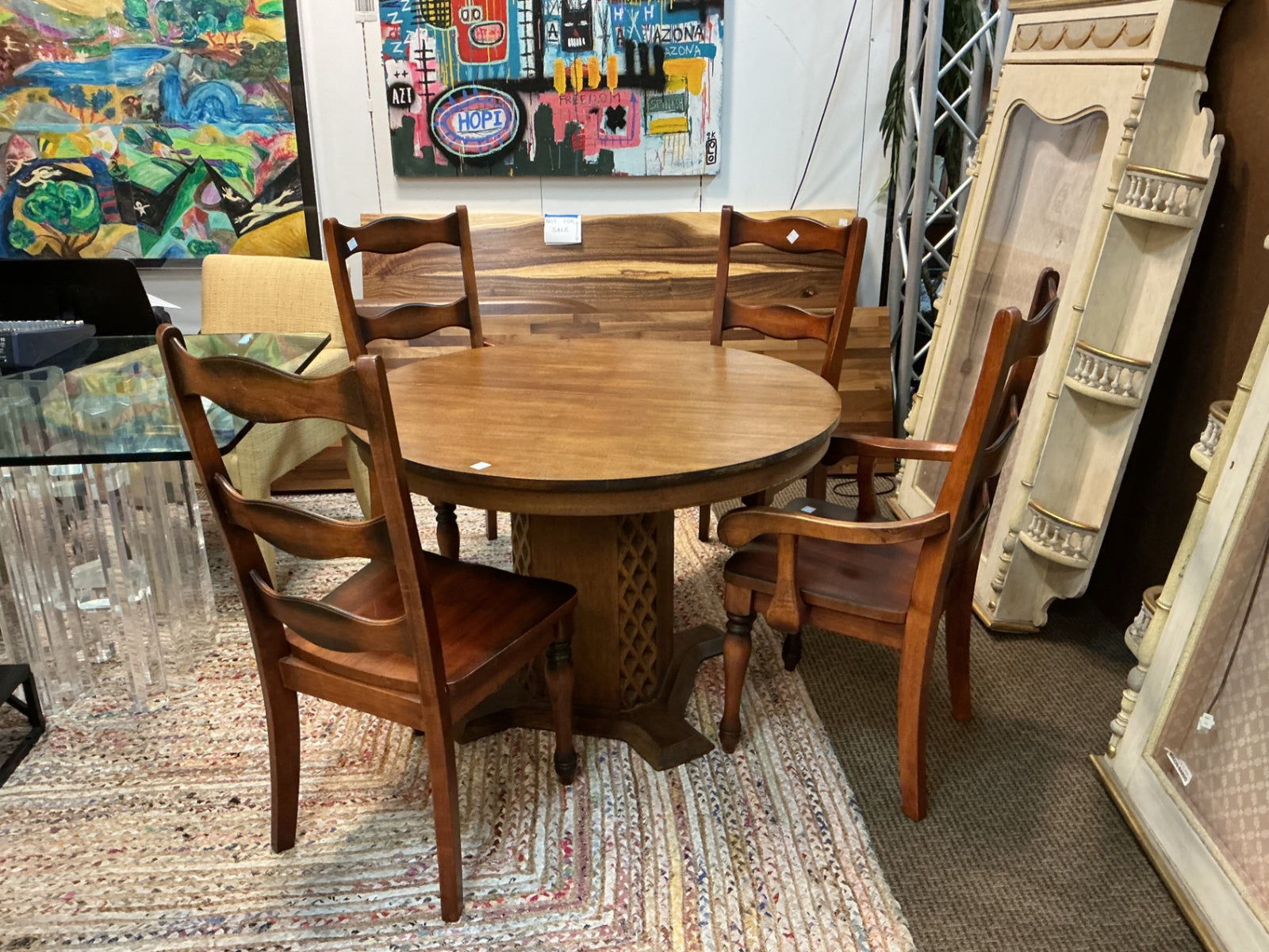 44" Round Oak Pedestal Dining Table Plus 4 Chairs & 2 Leaves 18"