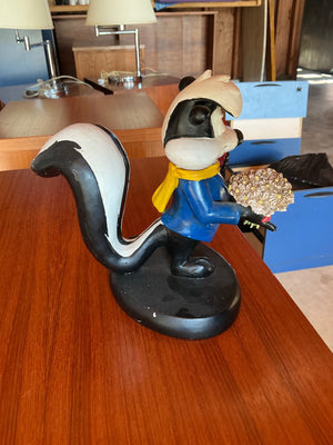 Pepe Le Pew Ladies Man Figurine