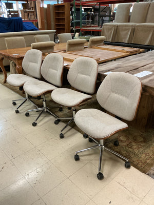 Swivel Rolling Chair