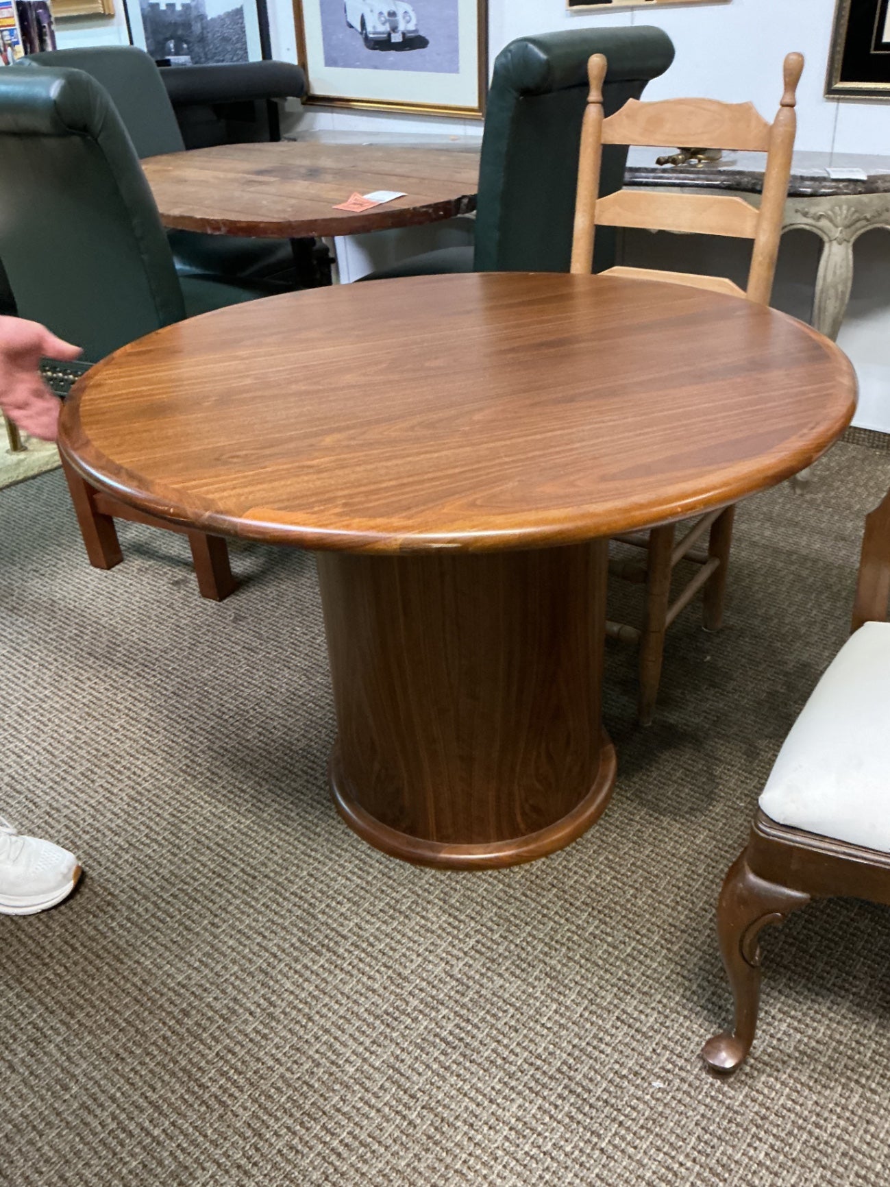Round Dining Table with Barrel Pedestal Base - 42" x 29"