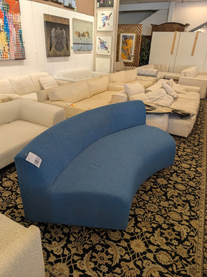 Low-Back Fabric Curved Booth - Approx. 90"