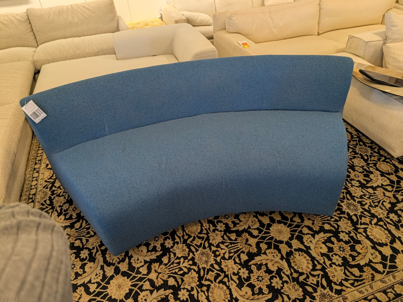 PIC *Low-Back Fabric Curved Booth - Approx. 90"