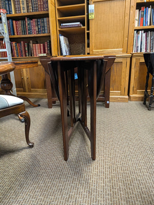 Double Drop-Leaf Round Dining Table - 42" x 30"