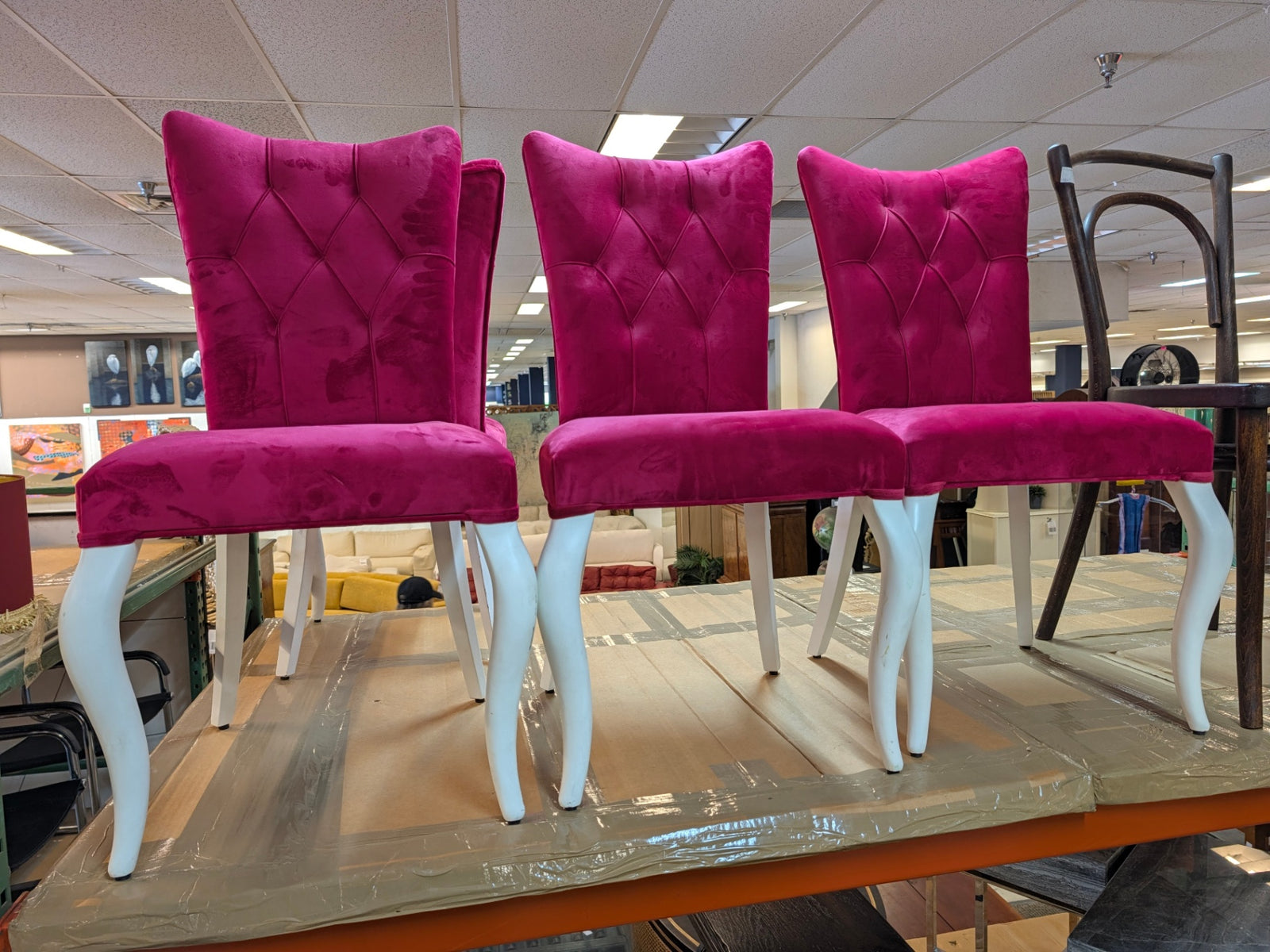 PIC *4 Vibrant Rose Upholstered Chairs (set of 4)